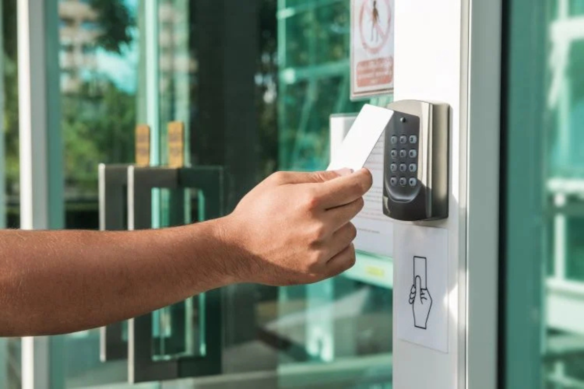 What is a prox card reader